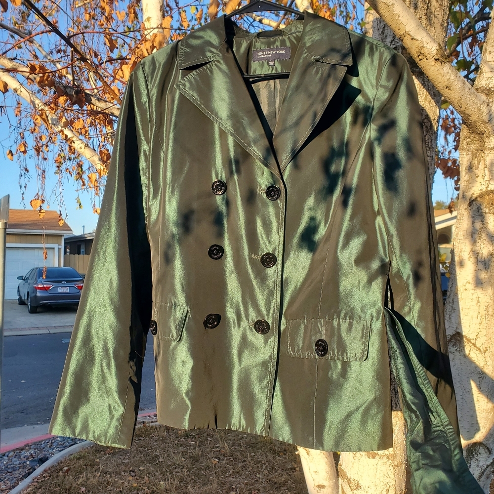 Womens coat ,Jones of New York, Large, Iridescent Green, 100 % polyester .